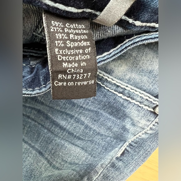 Apt. 9- Women'sEmbellished  Capri Jeans Stretch/ Size 6 - Picture 10 of 14